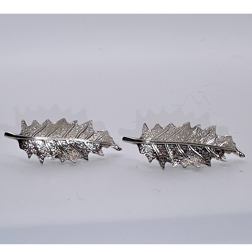 Unbranded Leaf Earrings Silver Excellent Vintage Screw Back Fashion Costume